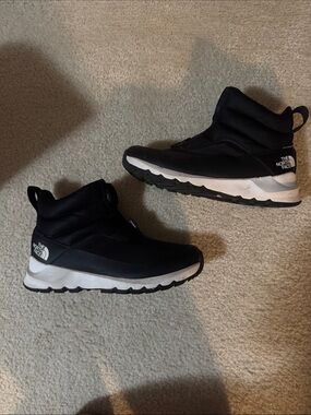 The North Face women’s Thermoball Black & White zip waterproof Winter Boots